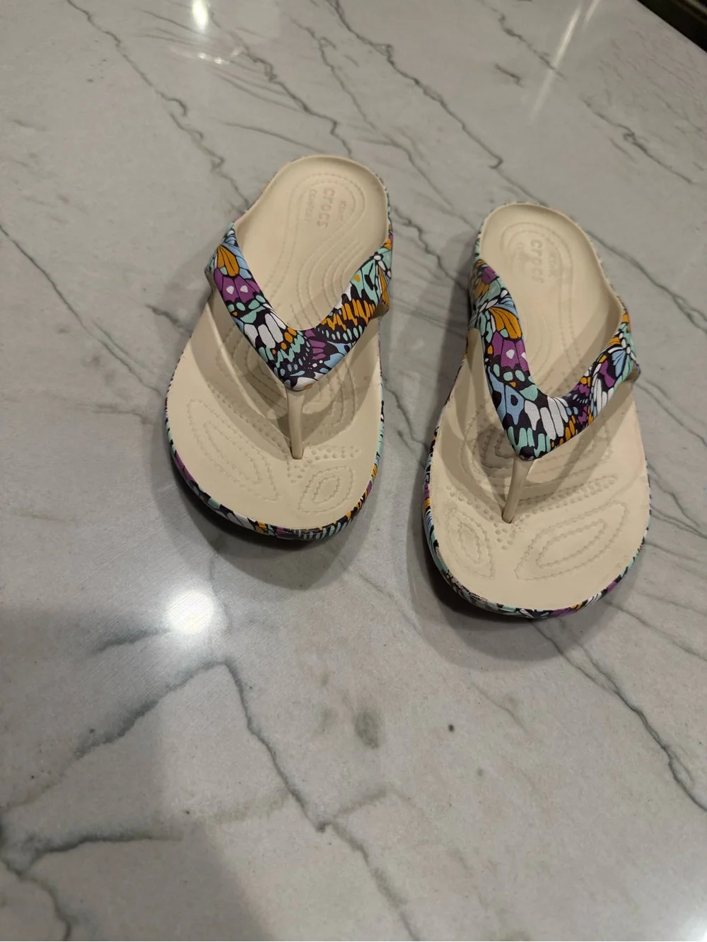 CROCS 🌈✨ vibrant